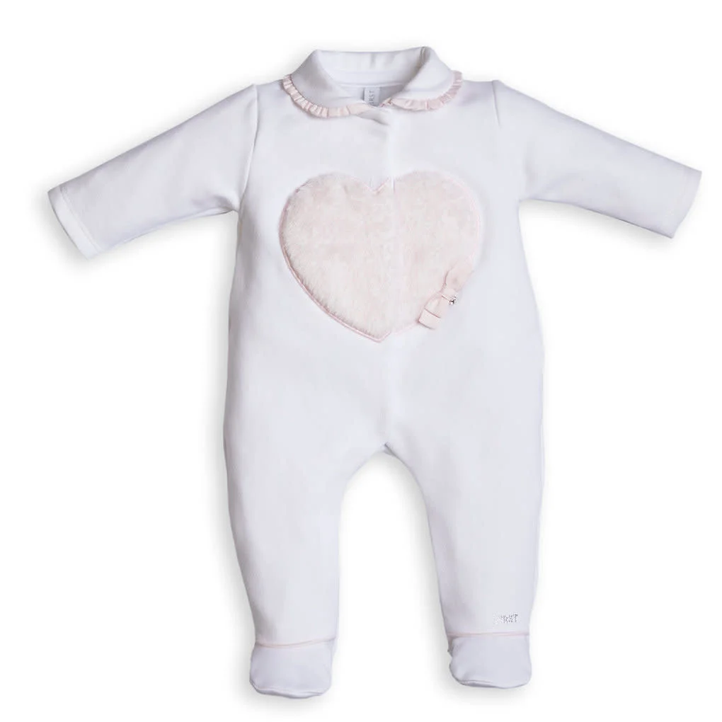 Babypakje - met voetjes - met hart in pels vooraan - Wit/Roze